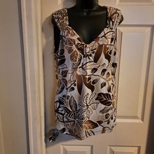 Madison and max sleevless blouse